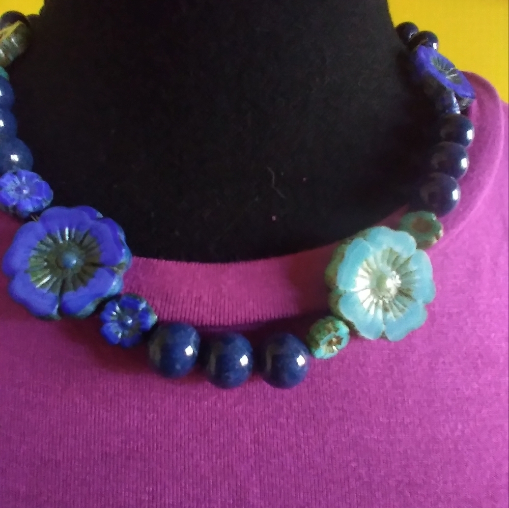 NEW 💥 19" Genuine Lapis & Blue Czech Glass🌺Flower Necklace II - Picture 8 of 12